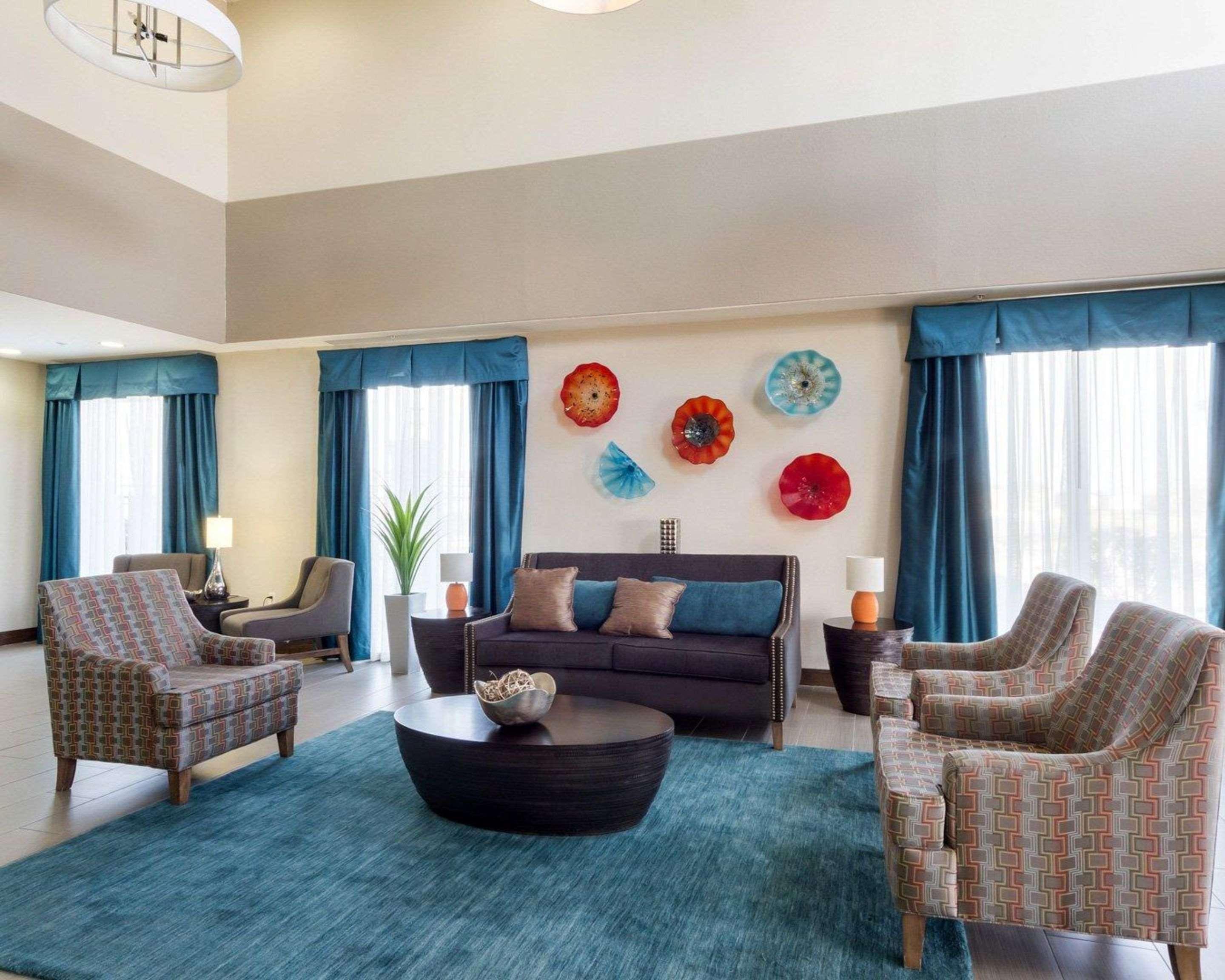 Quality Inn & Suites Victoria East מראה חיצוני תמונה