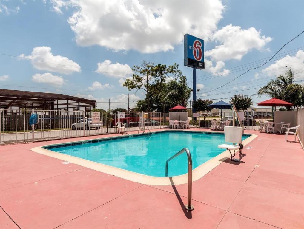 Quality Inn & Suites Victoria East מראה חיצוני תמונה